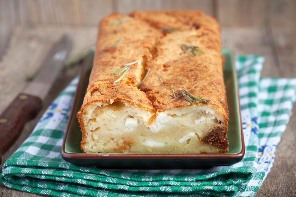 CAKE AUX TOMATES SECHEES, FETA ET OLIVES VERTES - Candia